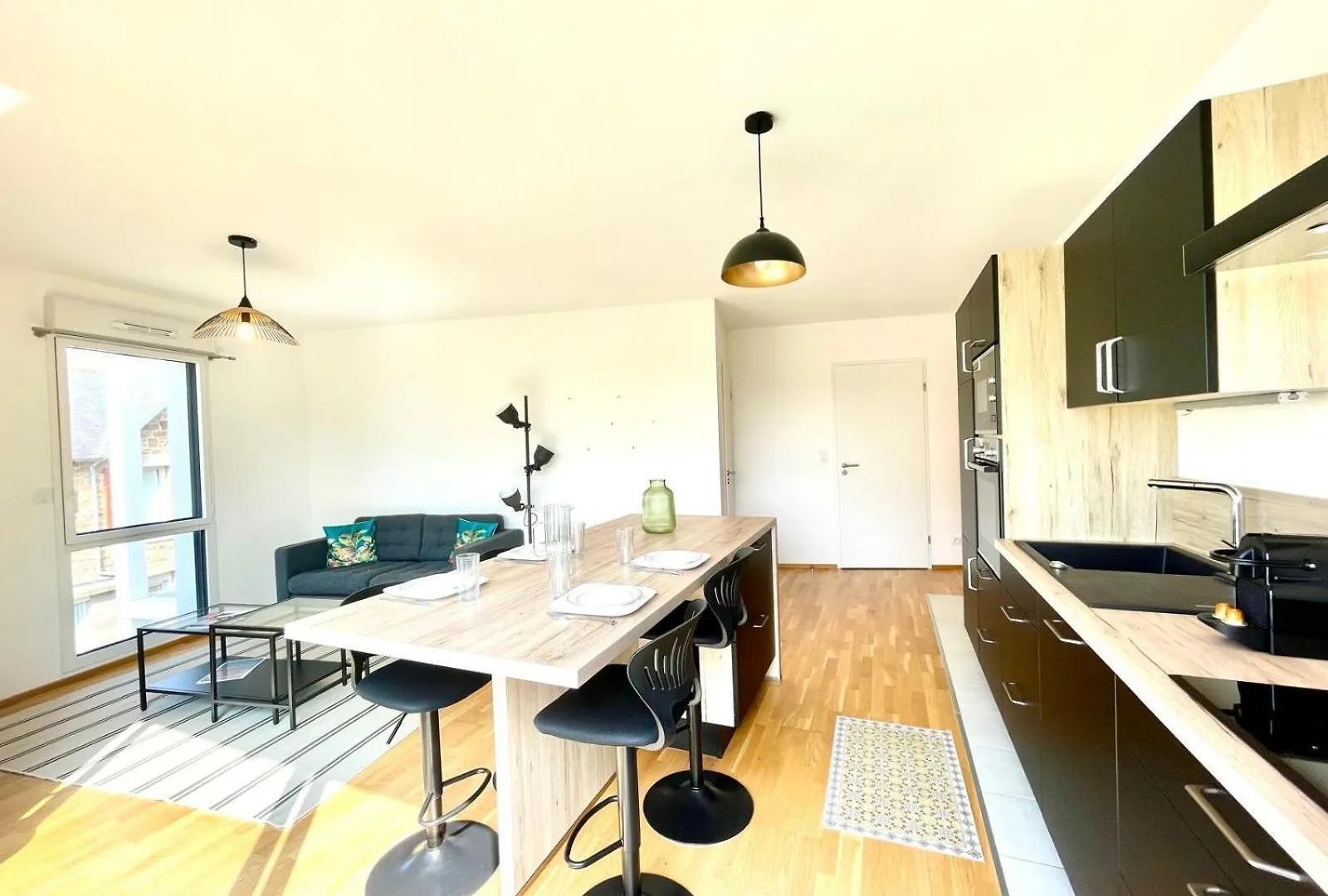Joli Appartement Avec Balcon Au Pieds Des Commences Et Des Plages Carantec